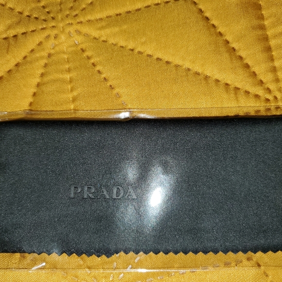 Classy Authentic PRADA SUNGLASSES - Picture 2 of 7